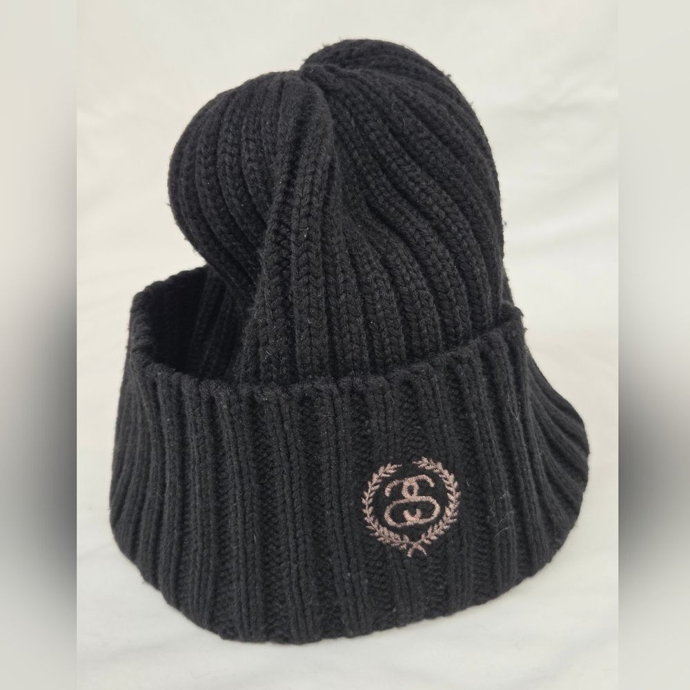 Stussy Crest Wide Rib Knit Beanie